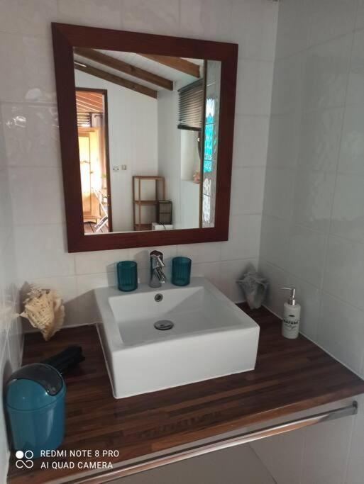 Ti-Case Appartement Jacuzzi A 100M De La Plage Сент-Люс Экстерьер фото