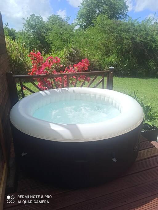 Ti-Case Appartement Jacuzzi A 100M De La Plage Сент-Люс Экстерьер фото